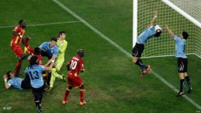 Luis Suarez và Hồi Ức Đáng Nhớ Tại World Cup 2010: Quyết Định Lịch Sử