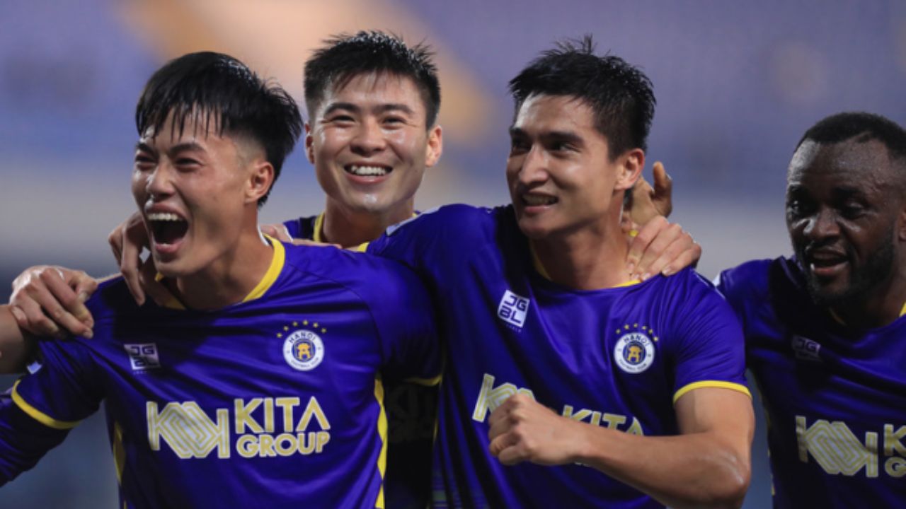 CĐV ĐNÁ đưa Hà Nội FC lên mây xanh sau trận cầu lịch sử giải châu Á