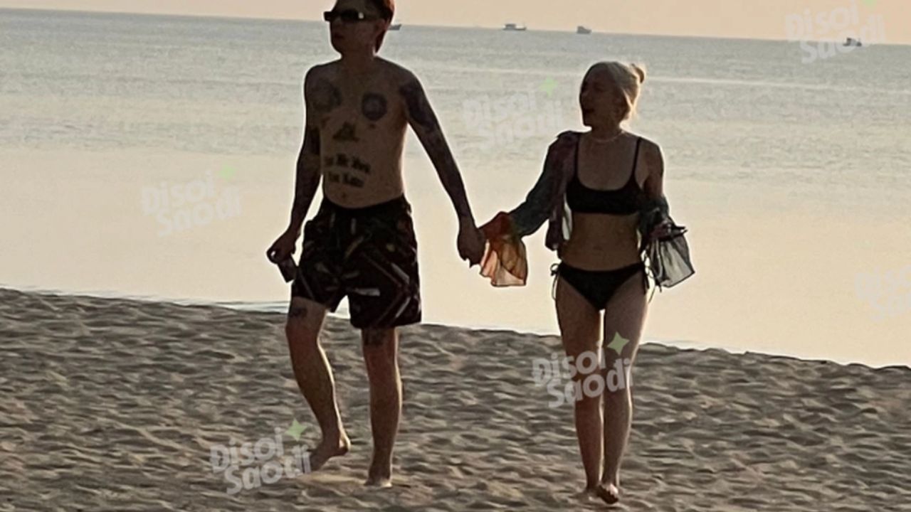Full clip Phương Ly và Andree: chim chuột nhau trên bãi biển