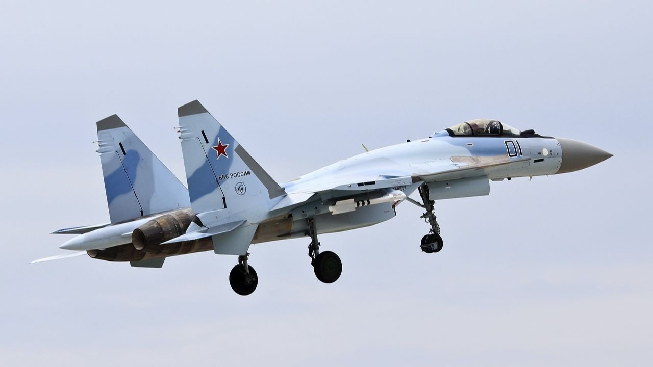 Hộ tống ông Putin đến Trung Đông Nga điều Su-35S