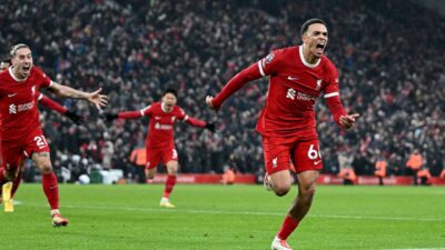 Trent tỏa sáng, Liverpool đả bại Fulham trong trận cầu nghẹt thở