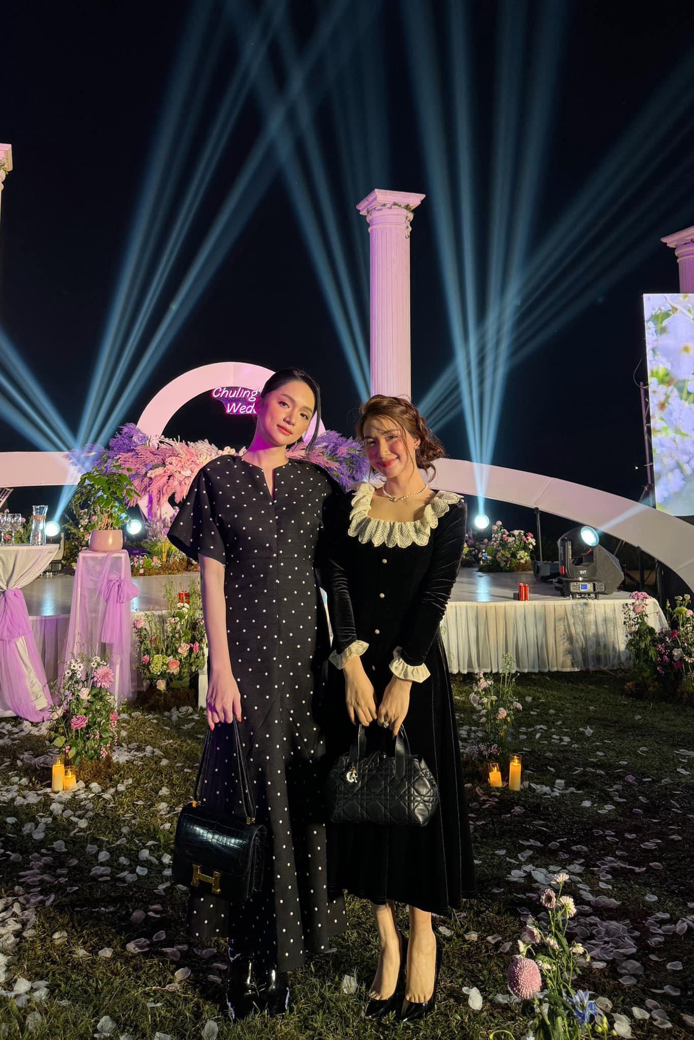 Hòa Minzy và Hương Giang trước tiệc cưới. Ảnh: FBNV