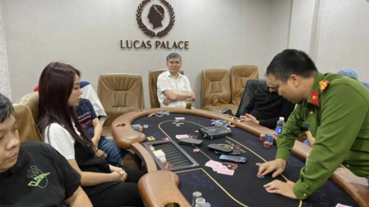 Hà Nội: Triệt phá Sòng bạc Poker, Khởi Tố 27 Bị can, Hơn 20 Tỷ Đồng Giao Dịch Đánh Bạc